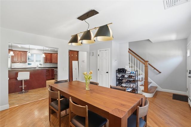 26 Ridgeside Lane, Tiverton, RI 02878