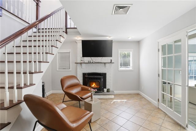 26 Ridgeside Lane, Tiverton, RI 02878