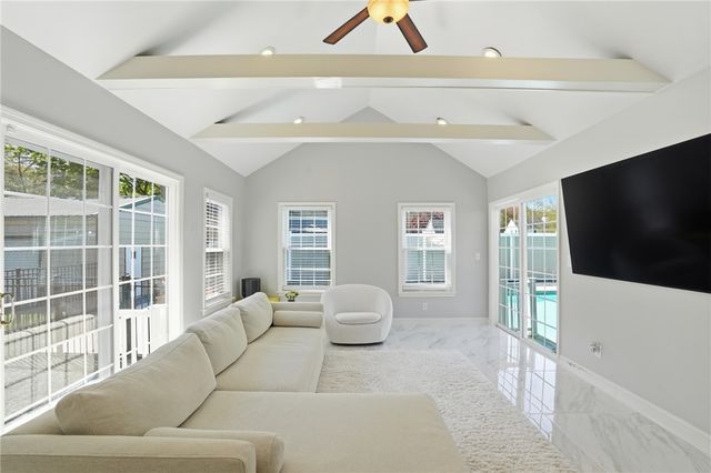 26 Ridgeside Lane, Tiverton, RI 02878