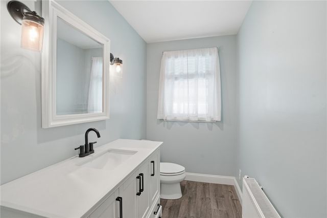 26 Ridgeside Lane, Tiverton, RI 02878
