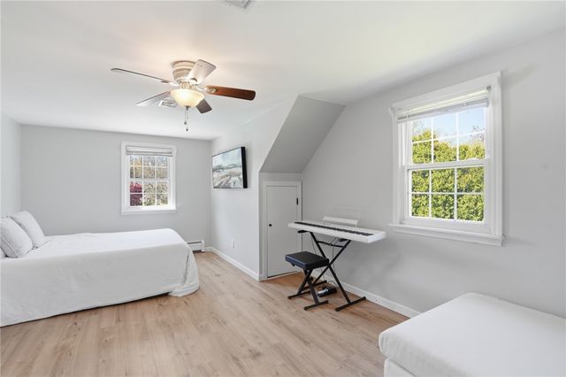 26 Ridgeside Lane, Tiverton, RI 02878