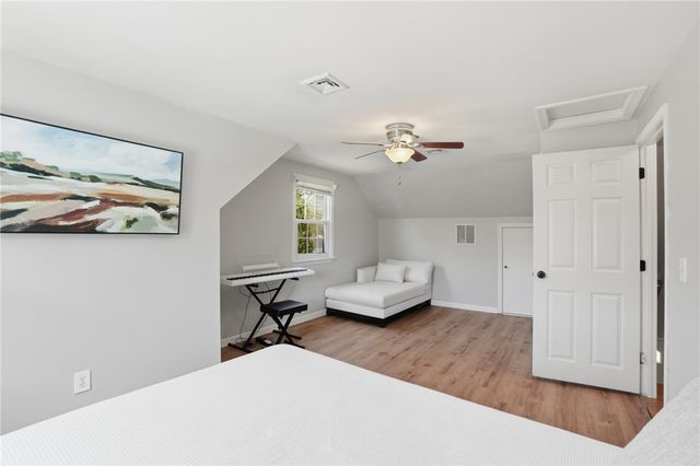26 Ridgeside Lane, Tiverton, RI 02878