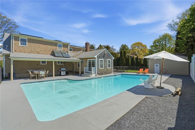 26 Ridgeside Lane, Tiverton, RI 02878