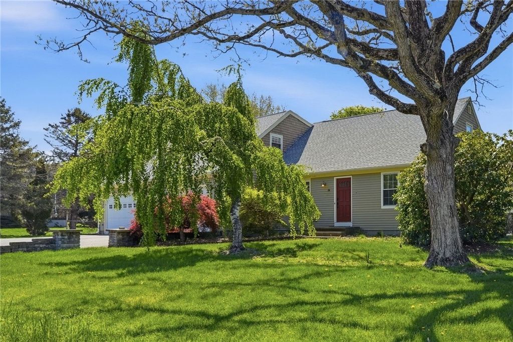 26 Ridgeside Lane, Tiverton, RI 02878