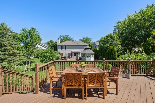 2462 Green Valley Court, Aurora, IL 60503