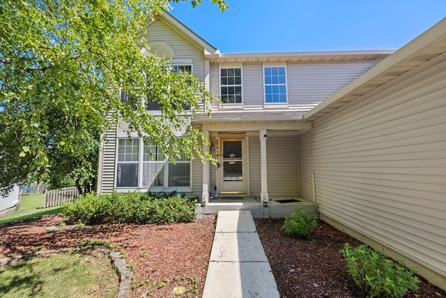 2462 Green Valley Court, Aurora, IL 60503