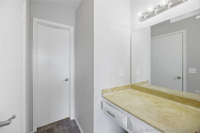 9914 E 22nd Place, Tulsa, OK 74129