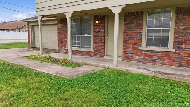 9914 E 22nd Place, Tulsa, OK 74129