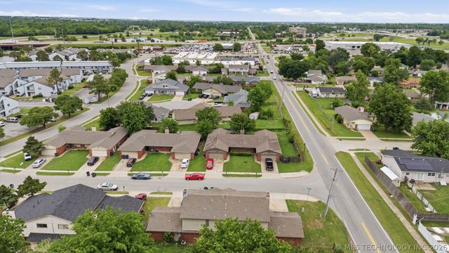 9914 E 22nd Place, Tulsa, OK 74129