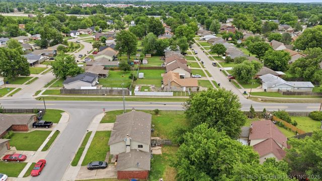 9914 E 22nd Place, Tulsa, OK 74129