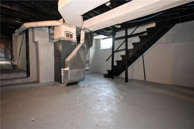 697 E Main St, Monongahela, PA 15063