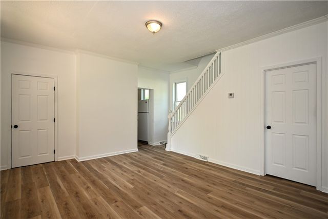 697 E Main St, Monongahela, PA 15063