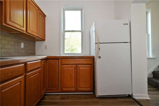 697 E Main St, Monongahela, PA 15063