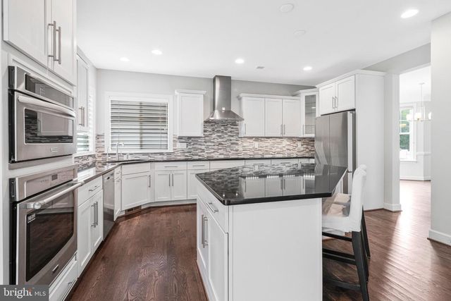 7223 PINE DR, Annandale, VA 22003