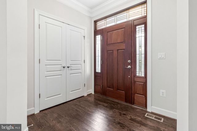 7223 PINE DR, Annandale, VA 22003