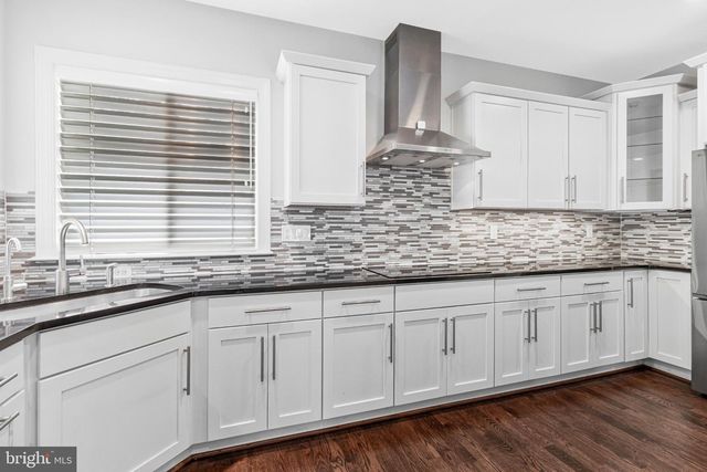 7223 PINE DR, Annandale, VA 22003