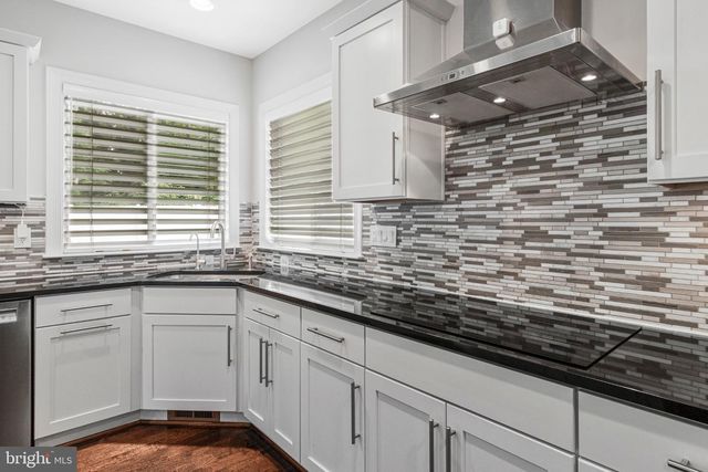 7223 PINE DR, Annandale, VA 22003