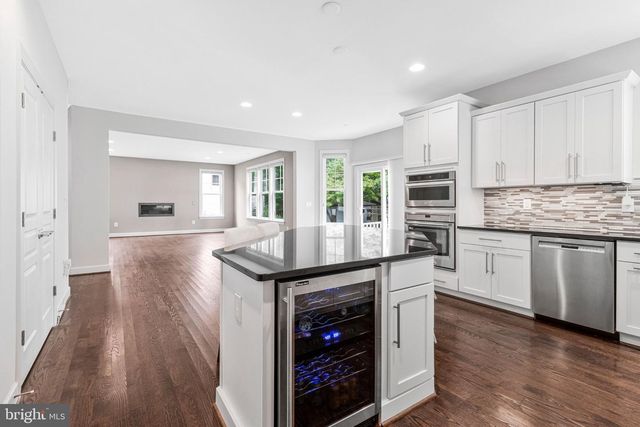 7223 PINE DR, Annandale, VA 22003