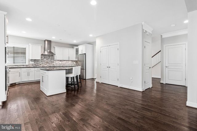 7223 PINE DR, Annandale, VA 22003