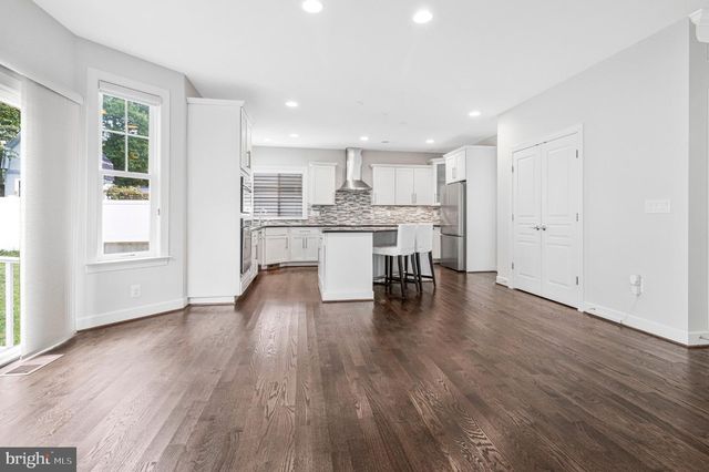 7223 PINE DR, Annandale, VA 22003