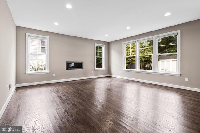 7223 PINE DR, Annandale, VA 22003