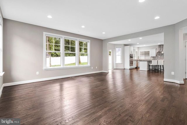 7223 PINE DR, Annandale, VA 22003