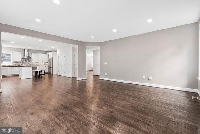 7223 PINE DR, Annandale, VA 22003