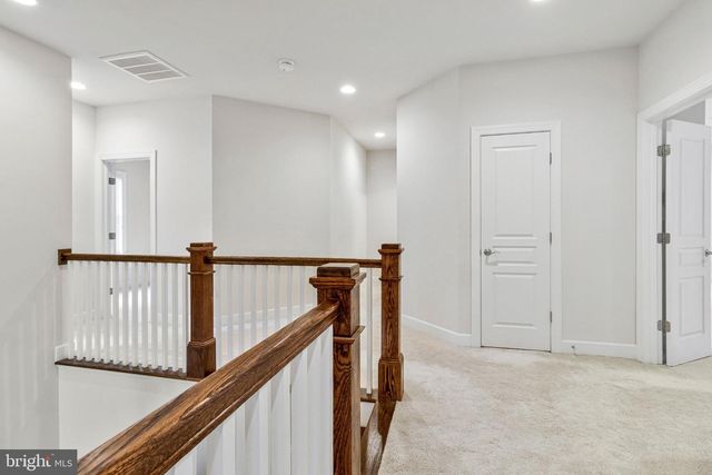 7223 PINE DR, Annandale, VA 22003