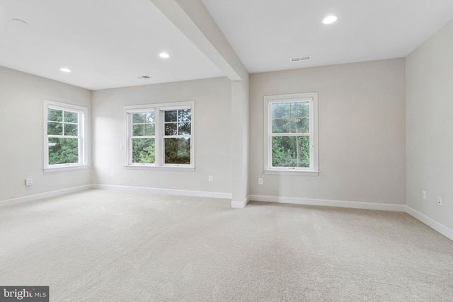 7223 PINE DR, Annandale, VA 22003