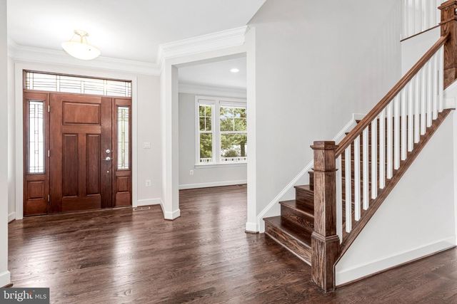 7223 PINE DR, Annandale, VA 22003