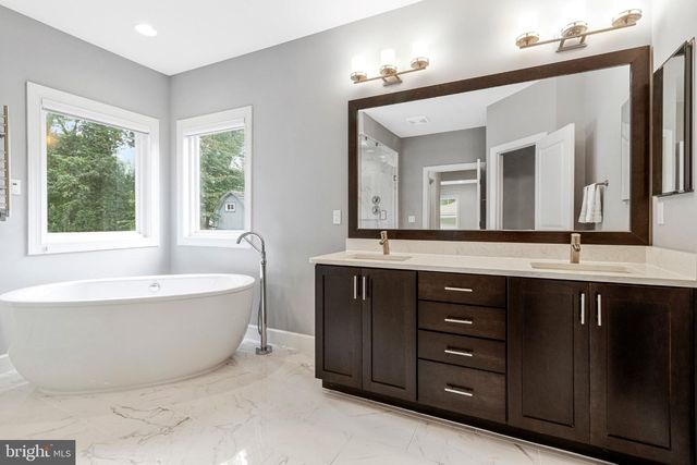 7223 PINE DR, Annandale, VA 22003