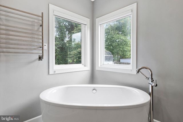 7223 PINE DR, Annandale, VA 22003
