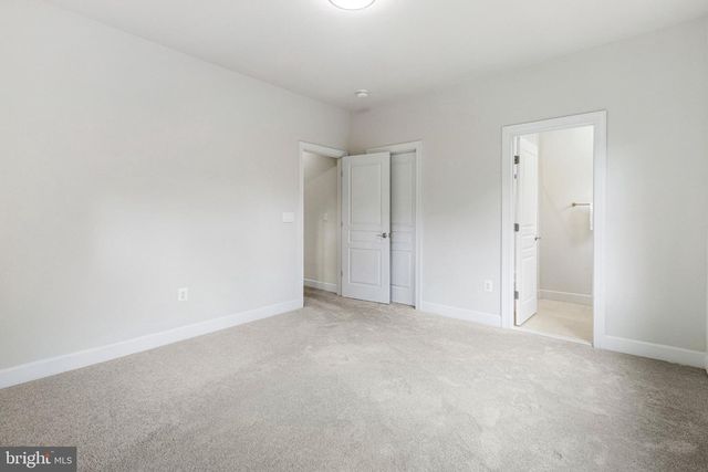 7223 PINE DR, Annandale, VA 22003