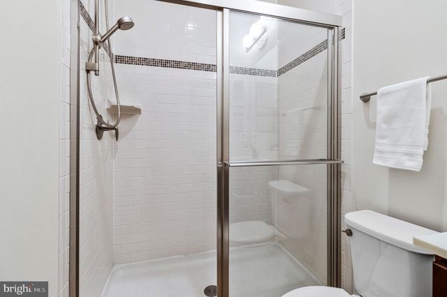 7223 PINE DR, Annandale, VA 22003