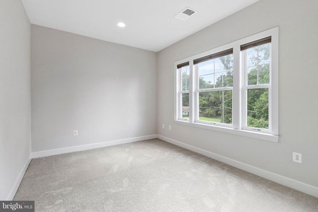 7223 PINE DR, Annandale, VA 22003