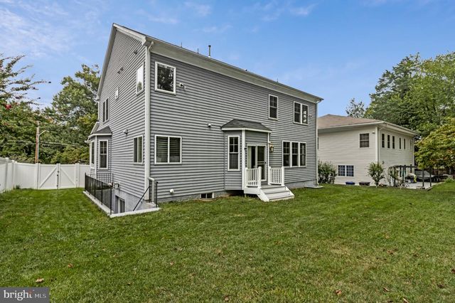 7223 PINE DR, Annandale, VA 22003