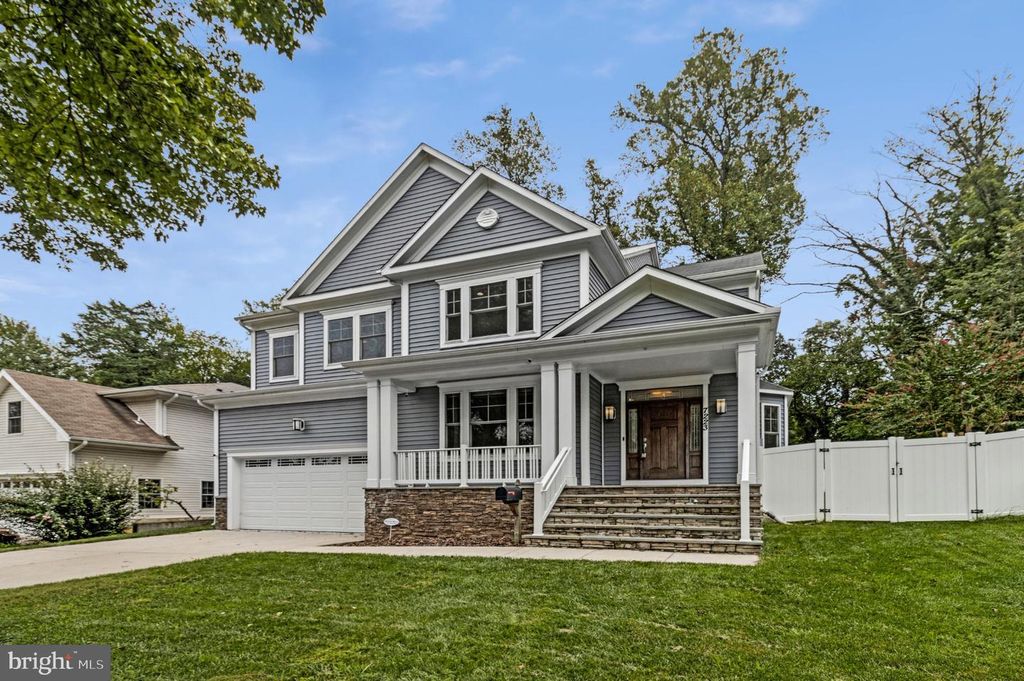7223 PINE DR, Annandale, VA 22003