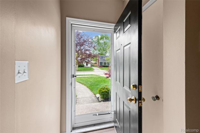 2621 Woodland Avenue, Royal Oak, MI 48073