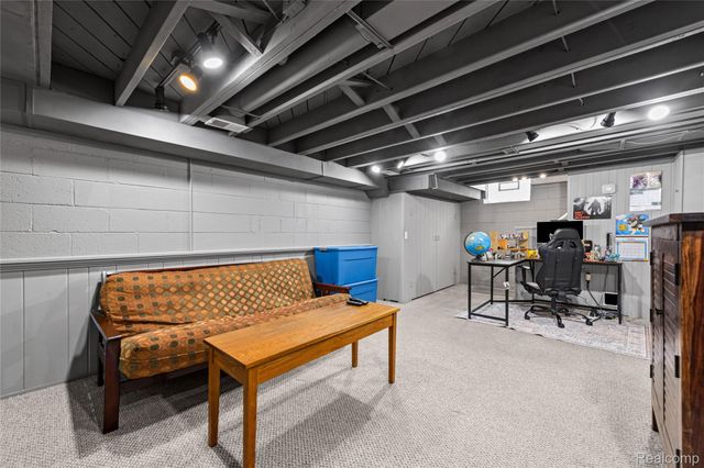 2621 Woodland Avenue, Royal Oak, MI 48073
