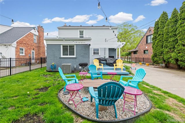 2621 Woodland Avenue, Royal Oak, MI 48073