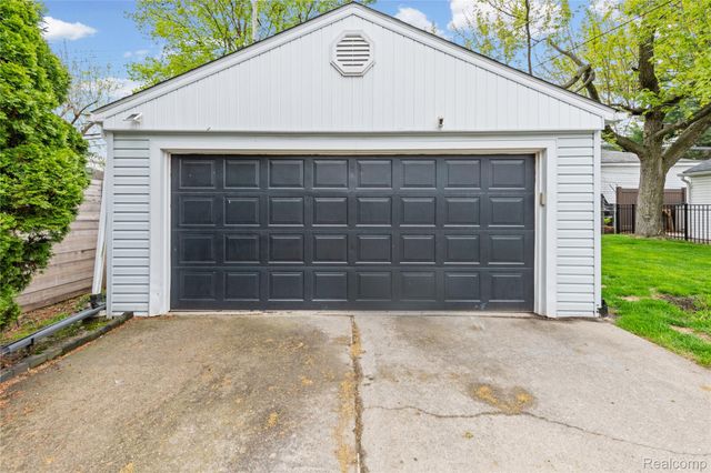 2621 Woodland Avenue, Royal Oak, MI 48073