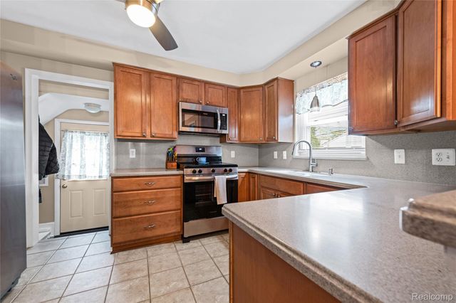 2621 Woodland Avenue, Royal Oak, MI 48073