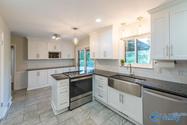 5825 Jones Valley Drive SE, Huntsville, AL 35802