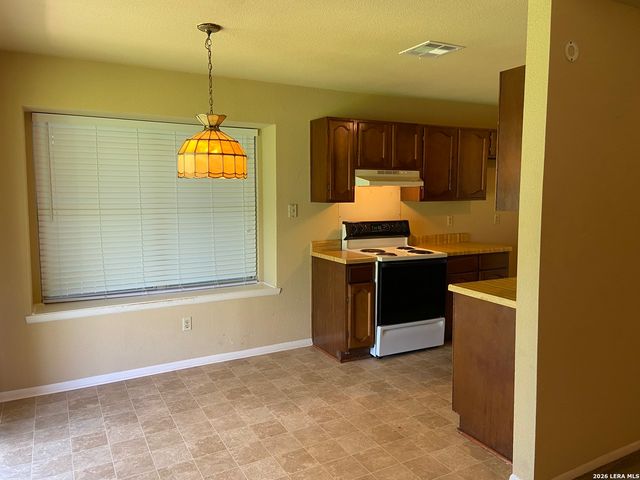 2306 Frontier Trl, San Antonio, TX 78251