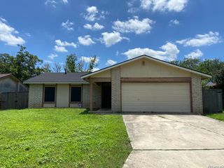 2306 Frontier Trl, San Antonio, TX 78251