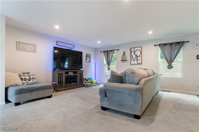 3564 Kenyon Creek Avenue NW, Massillon, OH 44647