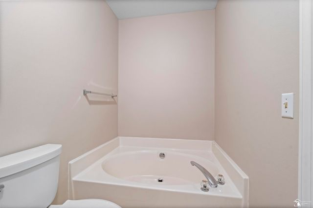 6647 Greenbriar Lane, Temperance, MI 48182