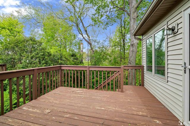 6647 Greenbriar Lane, Temperance, MI 48182
