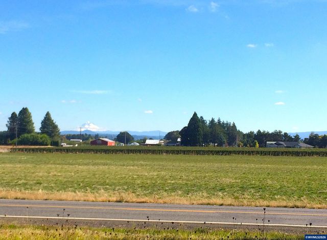 8962 S Heinz Rd, Canby, OR 97013