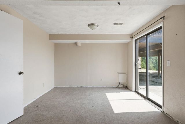 5914 N GATES Ln, Spokane, WA 99217